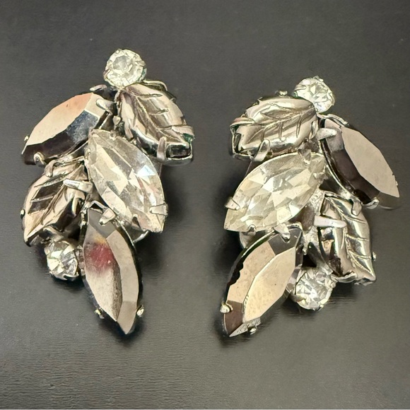 Vintage Unsigned Juliana Style Silver Rhinestones Climber Clip On Earrings 12g. - Picture 8 of 14